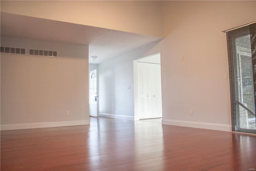 345 Baxter Road Ballwin, MO 63011 - Photo 2 of 14 Gallery Image 2