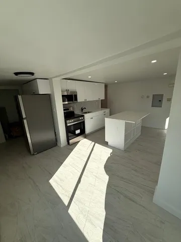 $1,950 | 23 Auburn Avenue, Unit 2, Somerville, MA 02145