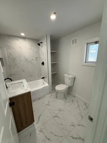 $1,950 | 23 Auburn Avenue, Unit 2, Somerville, MA 02145