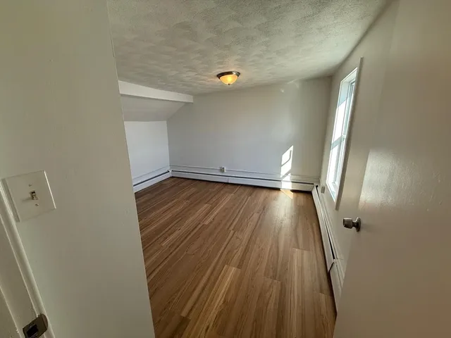 $1,950 | 23 Auburn Avenue, Unit 2, Somerville, MA 02145