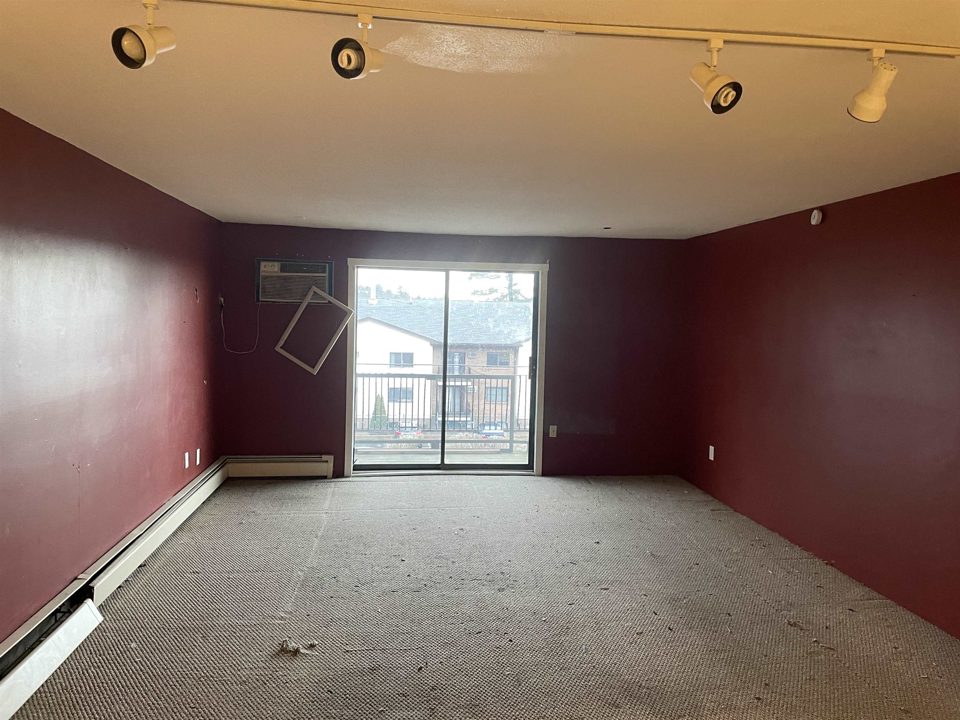 124 Mammoth Road, Unit 216 Hooksett, NH 03106 - Photo 6 of 10