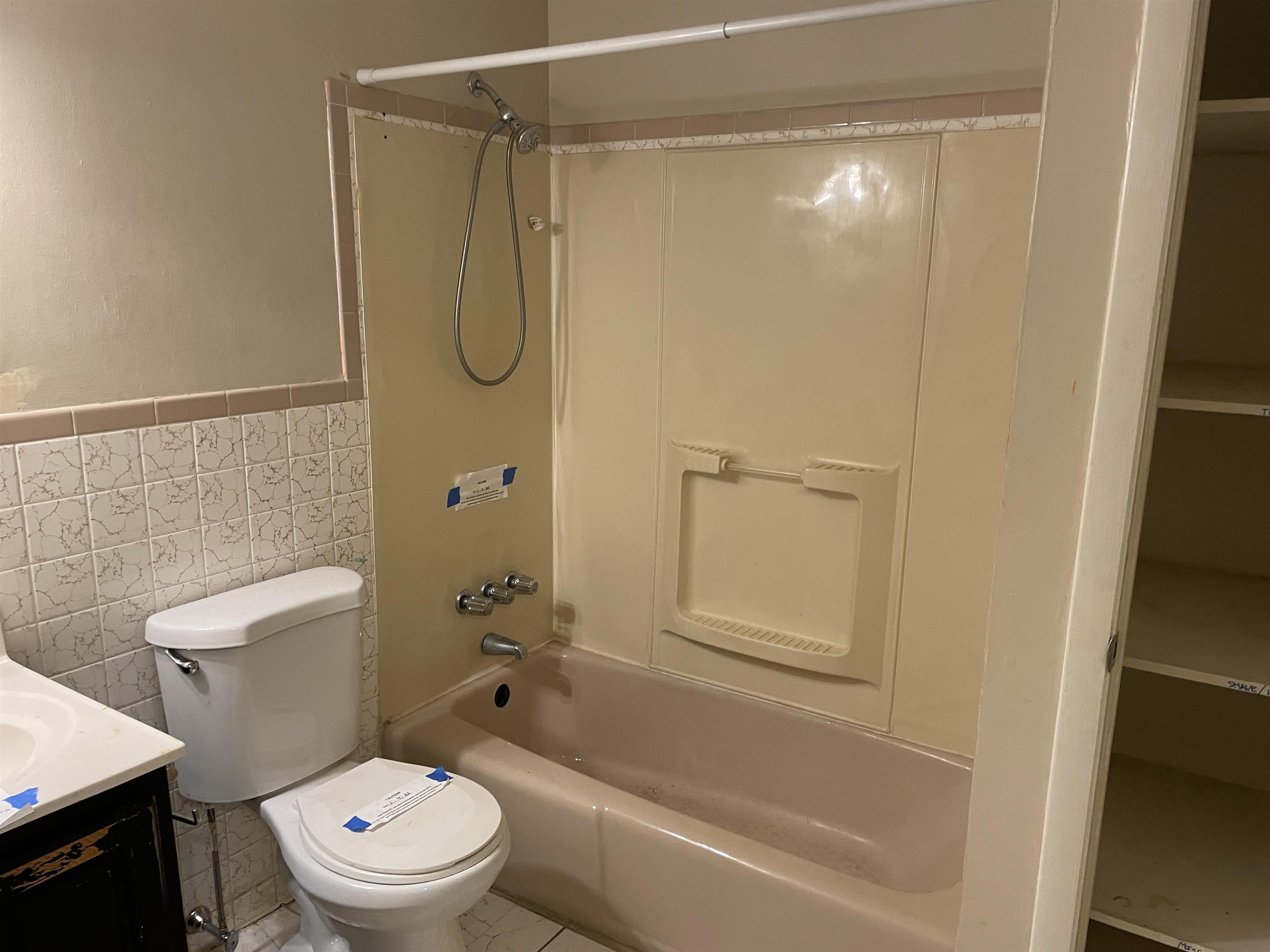 124 Mammoth Road, Unit 216 Hooksett, NH 03106 - Photo 9 of 10