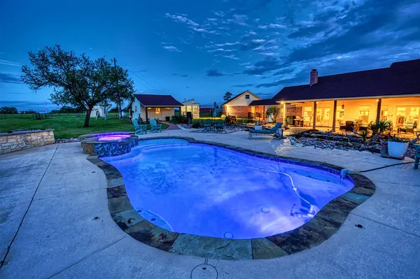 $4,350,000 | 11532 County Road 408, Somerville, TX 77879