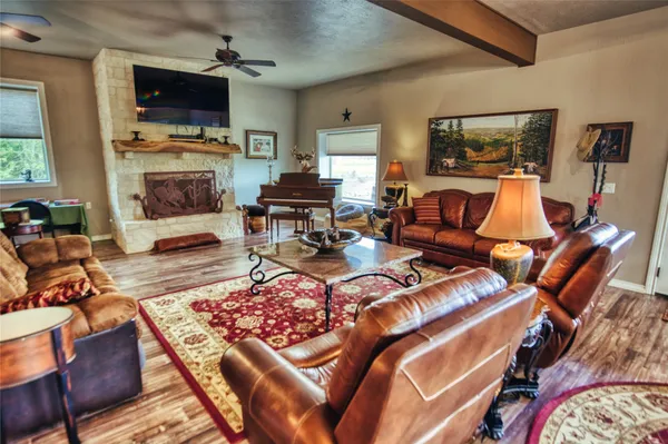 $4,350,000 | 11532 County Road 408, Somerville, TX 77879