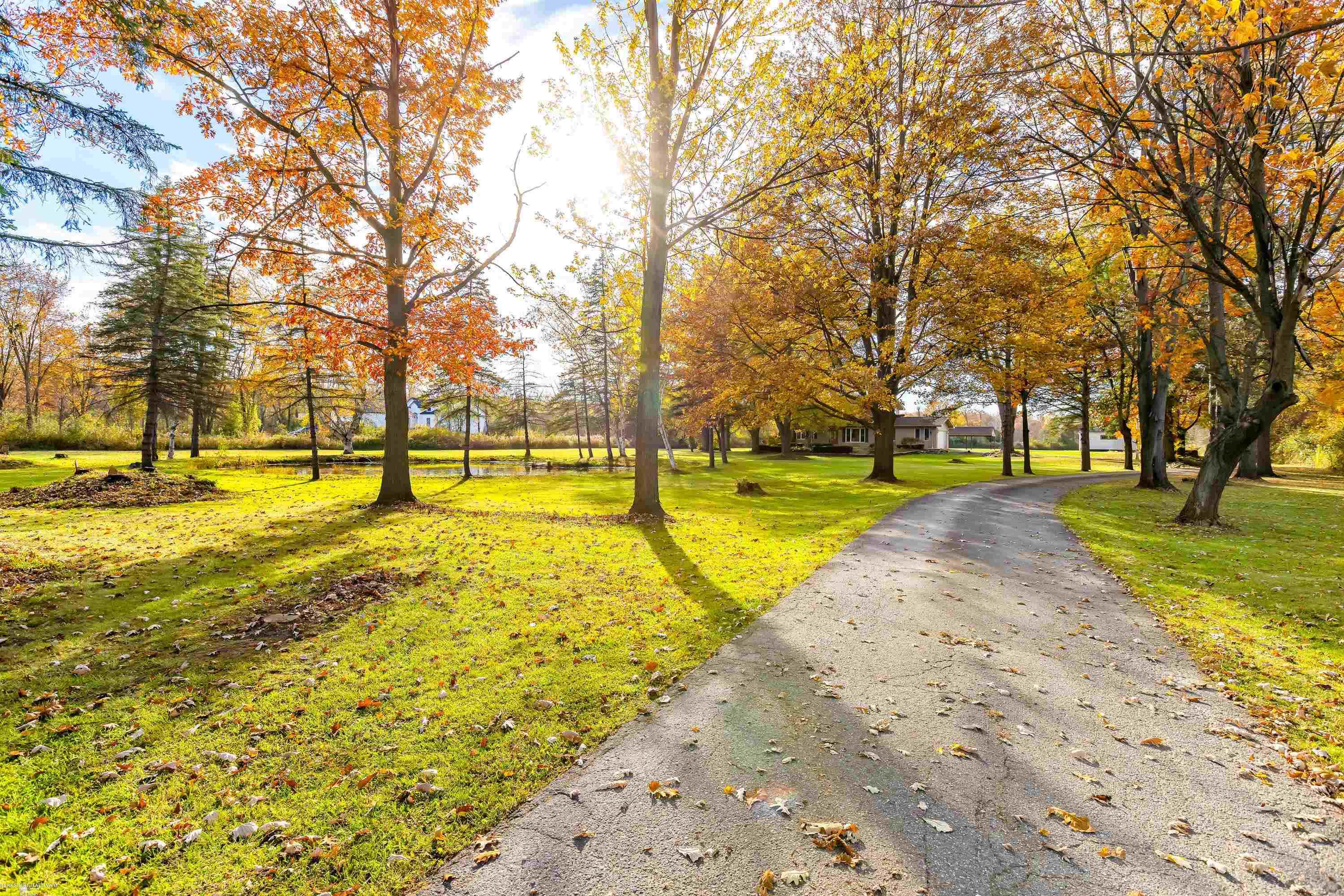 60313 Schoenherr Road Washington, MI 48094 - Photo 4 of 63 50159186-3c2f9850-f7e4-4ada-b79e-fb2003ea45f9.JPG