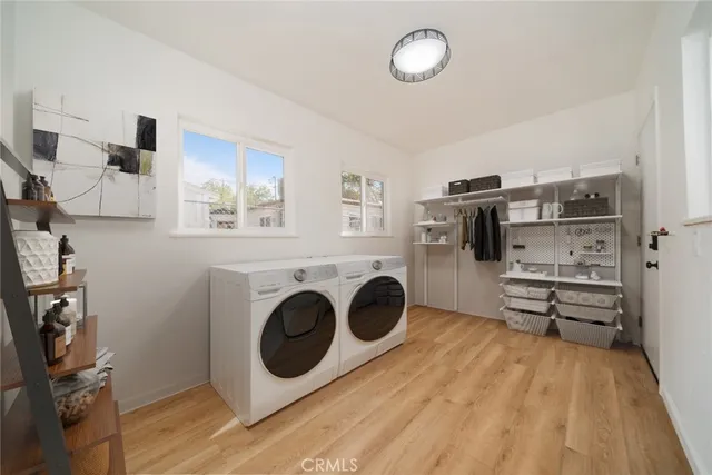 a view of kitchen and washer and dryer