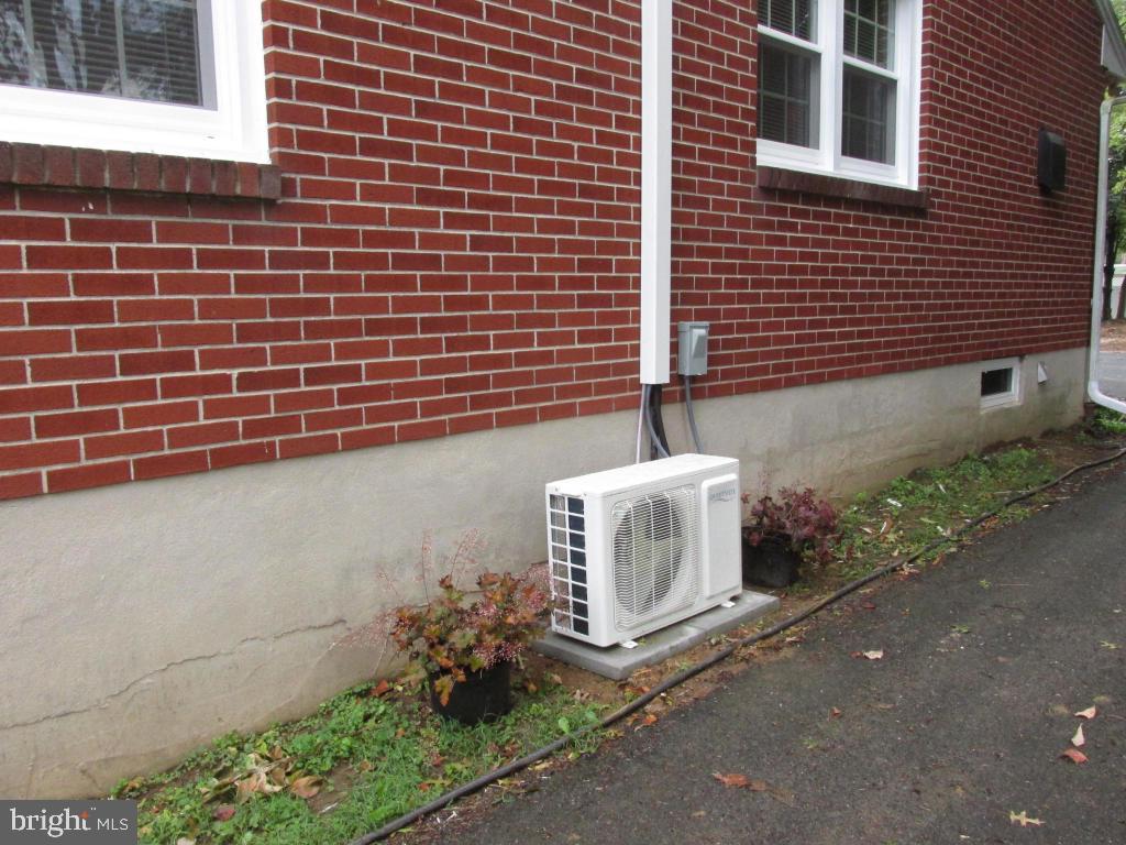 1288 Colebrook Road Lebanon, PA 17042 - Photo 9 of 29 Gallery Image 9