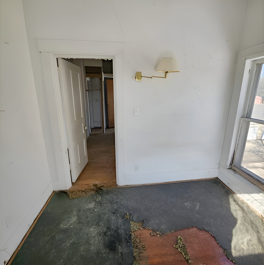 212 South Tryon Street Woodstock, IL 60098 - Photo 15 of 19