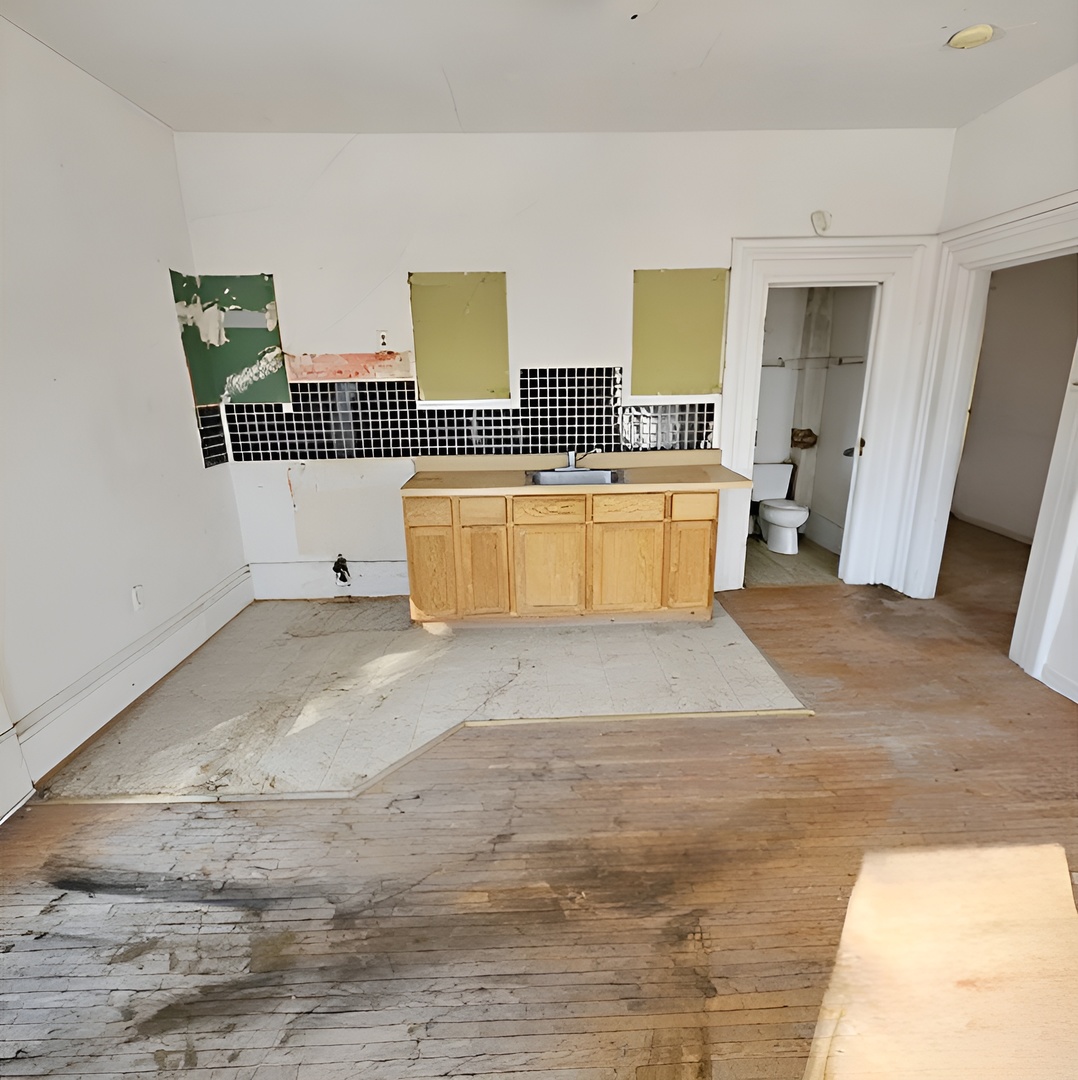 212 South Tryon Street Woodstock, IL 60098 - Photo 9 of 19