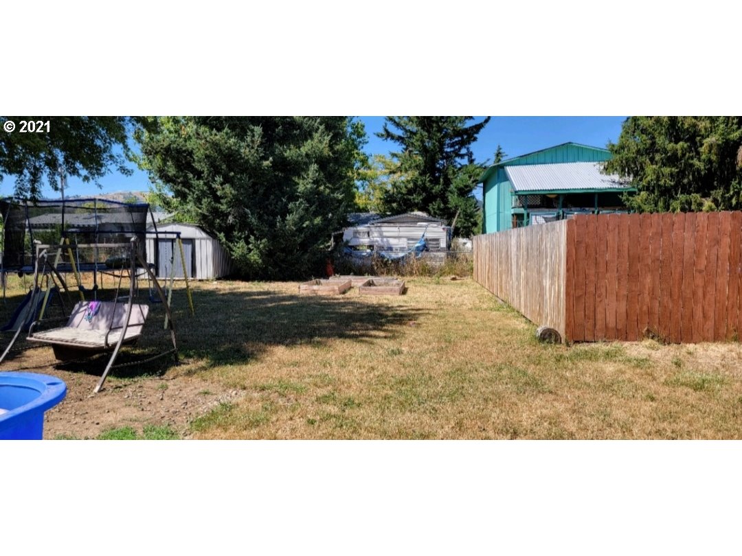 2410 Austin Road Roseburg, OR 97471 - Photo 7 of 20
