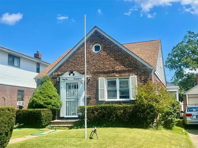 $1,198,000 | 35-27 203rd Street | Auburndale