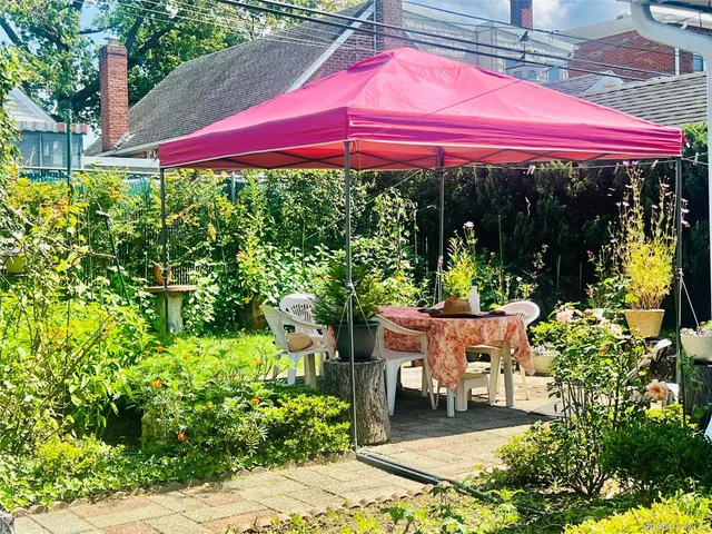 $1,198,000 | 35-27 203rd Street | Auburndale