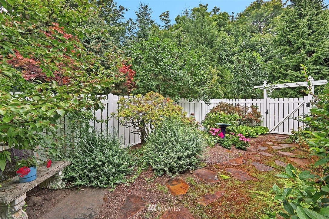9802 174th Avenue Southeast Renton, WA 98059 - Photo 15 of 35 Gallery Image 15