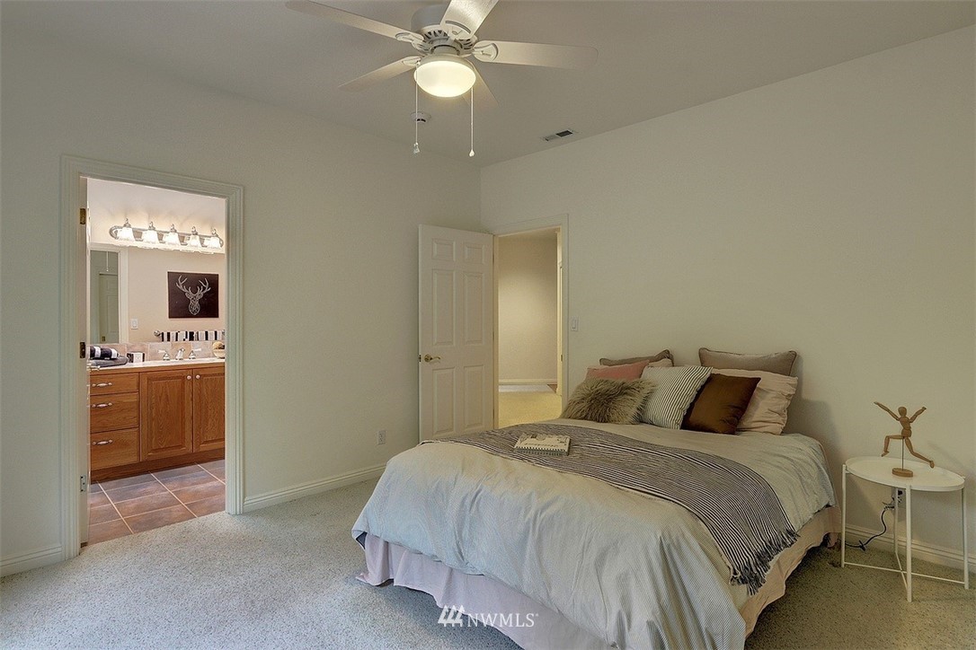 9802 174th Avenue Southeast Renton, WA 98059 - Photo 22 of 35 Gallery Image 22