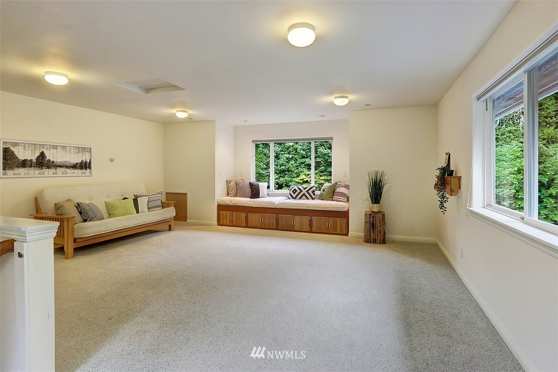 9802 174th Avenue Southeast Renton, WA 98059 - Photo 24 of 35 Gallery Image 24