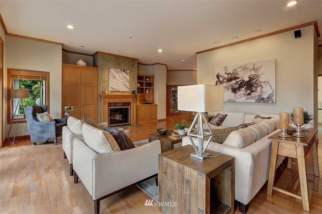 9802 174th Avenue Southeast Renton, WA 98059 - Photo 4 of 35 Gallery Image 4