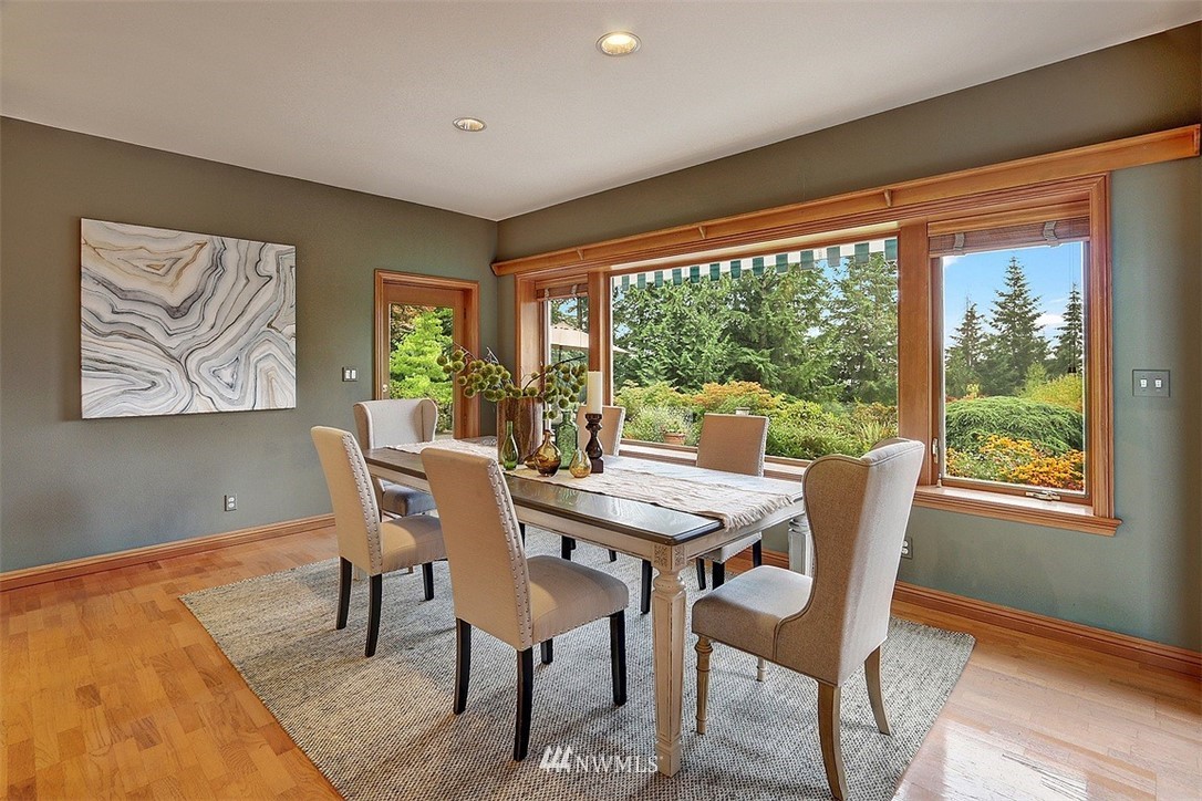 9802 174th Avenue Southeast Renton, WA 98059 - Photo 6 of 35 Gallery Image 6
