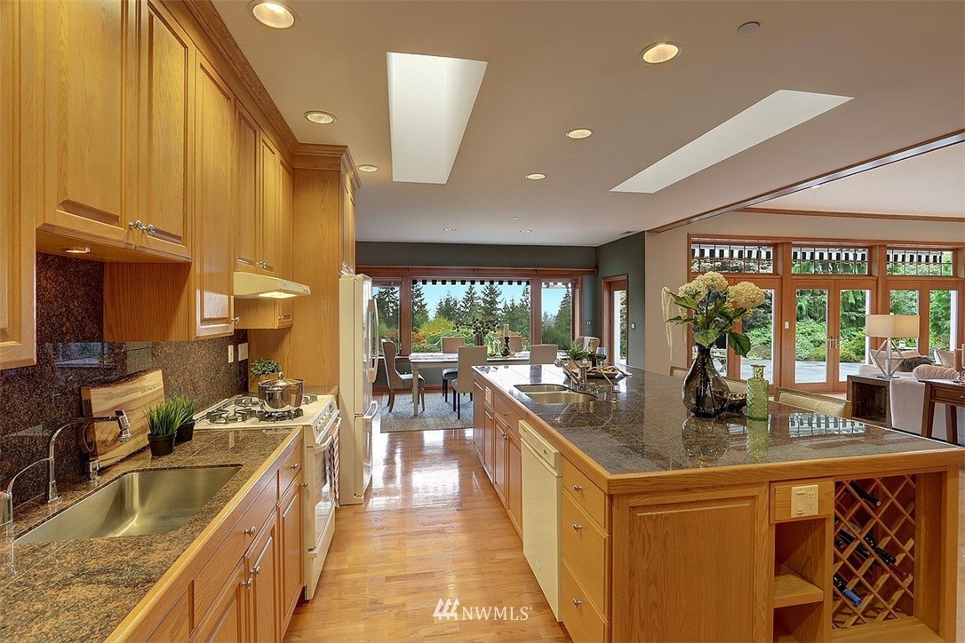 9802 174th Avenue Southeast Renton, WA 98059 - Photo 8 of 35 Gallery Image 8