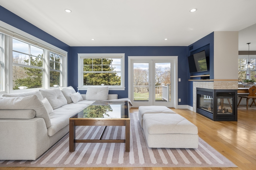 85 R Warren Avenue Plymouth, MA 02360 - Photo 5 of 42