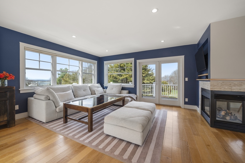 85 R Warren Avenue Plymouth, MA 02360 - Photo 7 of 42