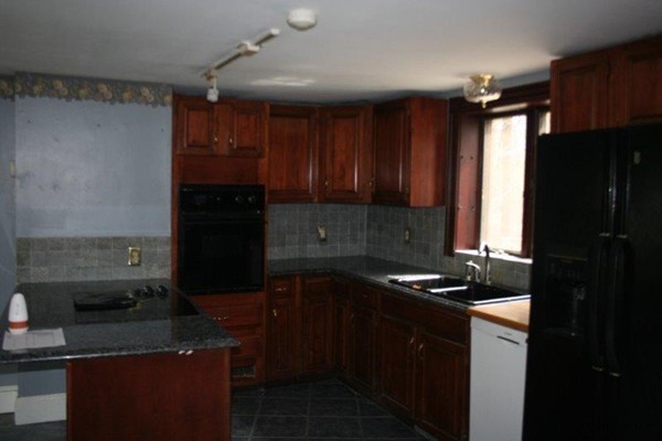 31 Tenney Street Georgetown, MA 01833 - Photo 7 of 13 Gallery Image 7