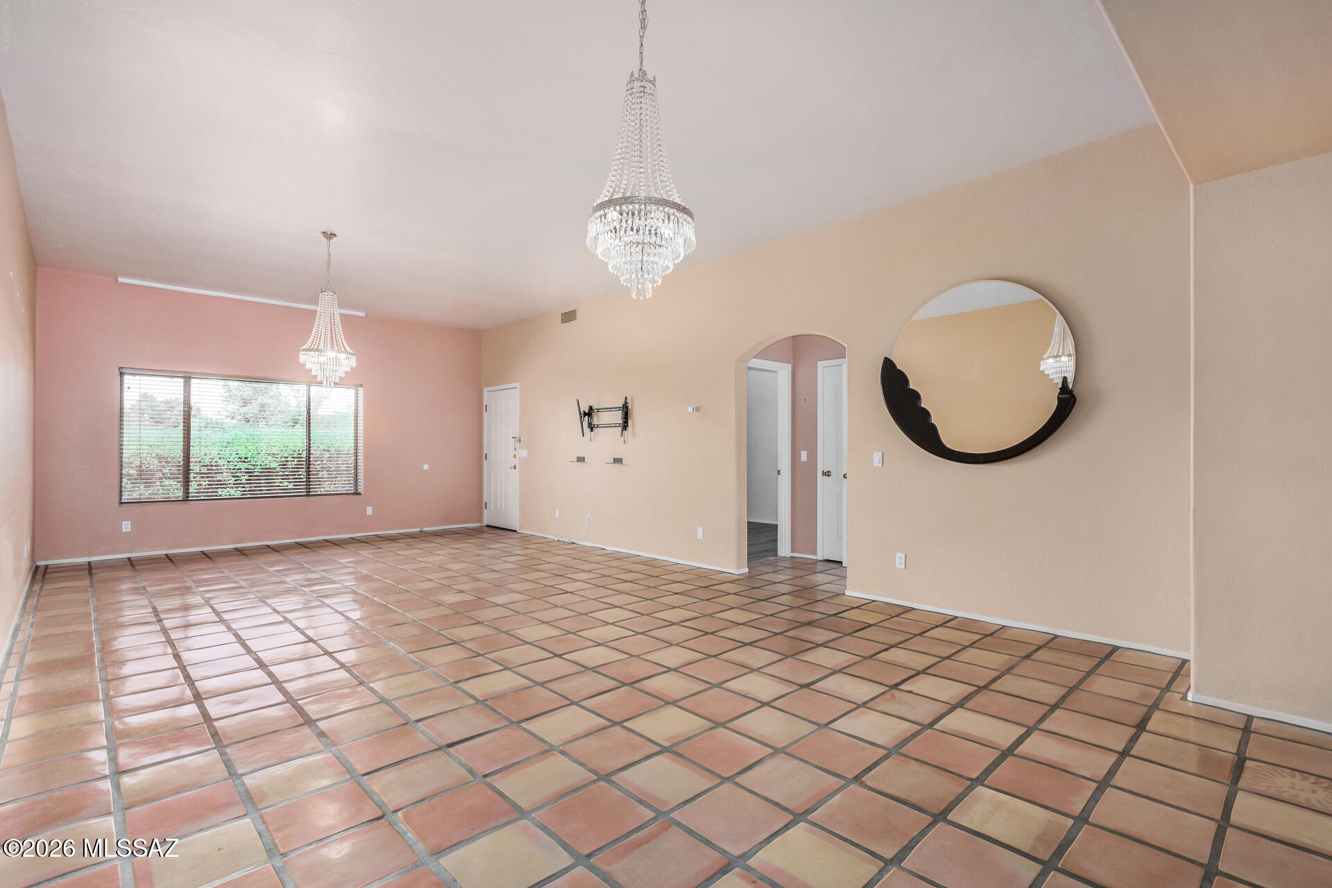 7 West Roma Drive Tucson, AZ 85737 - Photo 1 of 27