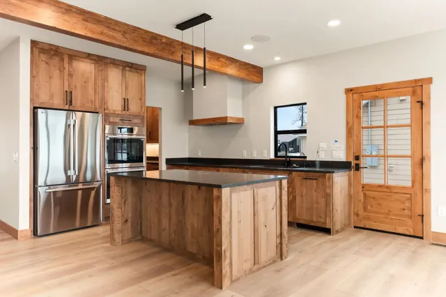 $1,500,000 | 39-xx West Wild Rose Road, Unit LOT 1, Deer Park, WA 99006