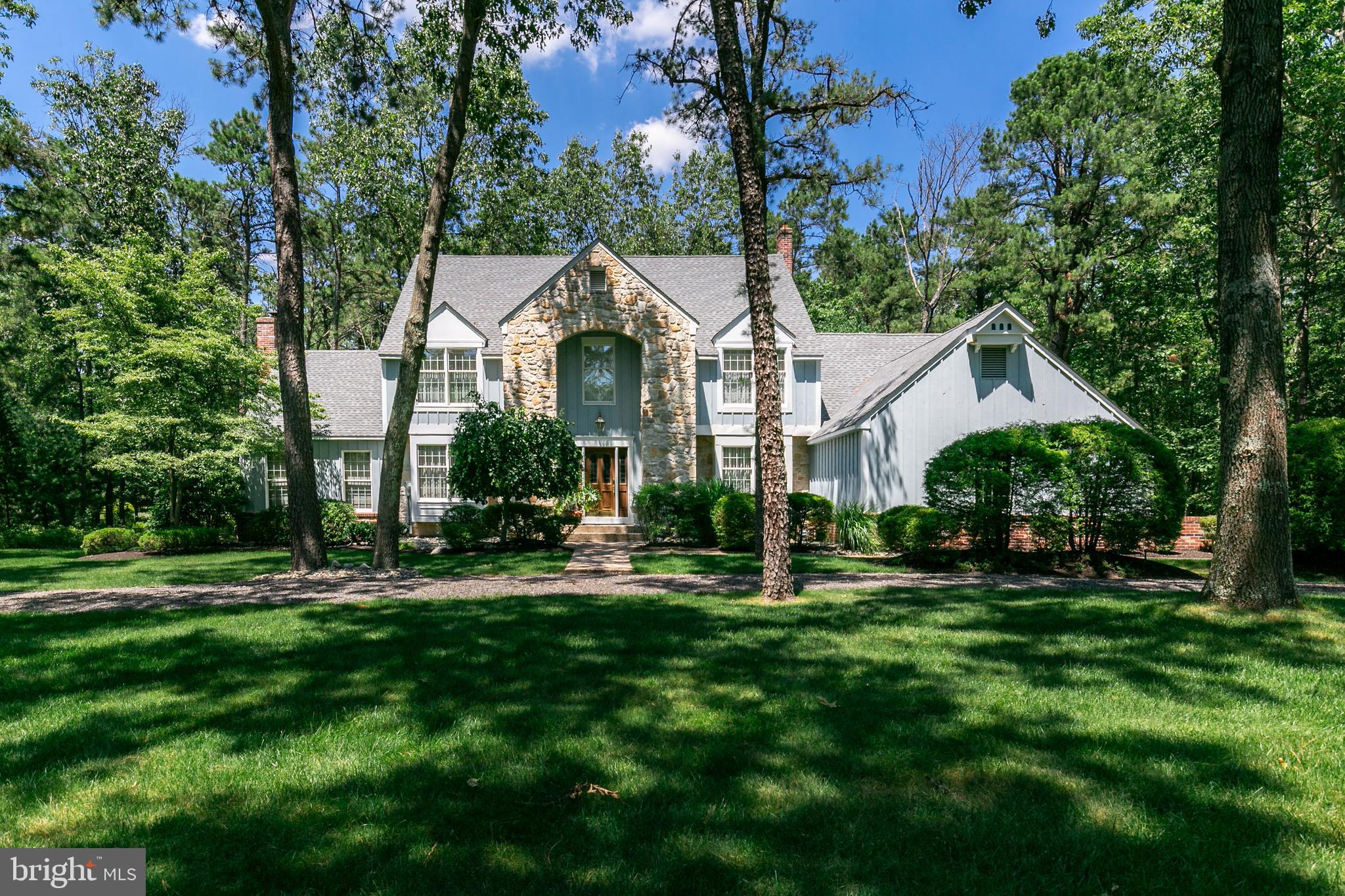Welcome to 42 Bortons Rd Medford