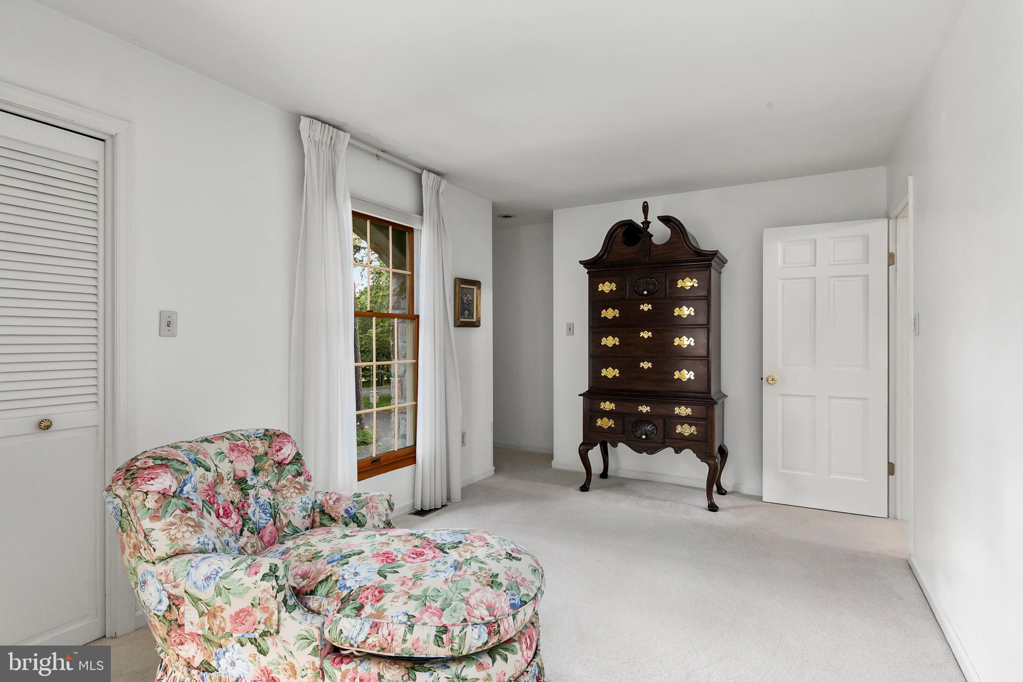 42 Bortons Road Medford, NJ 08055 - Photo 13 of 27 Master Bedroom Sitting Room