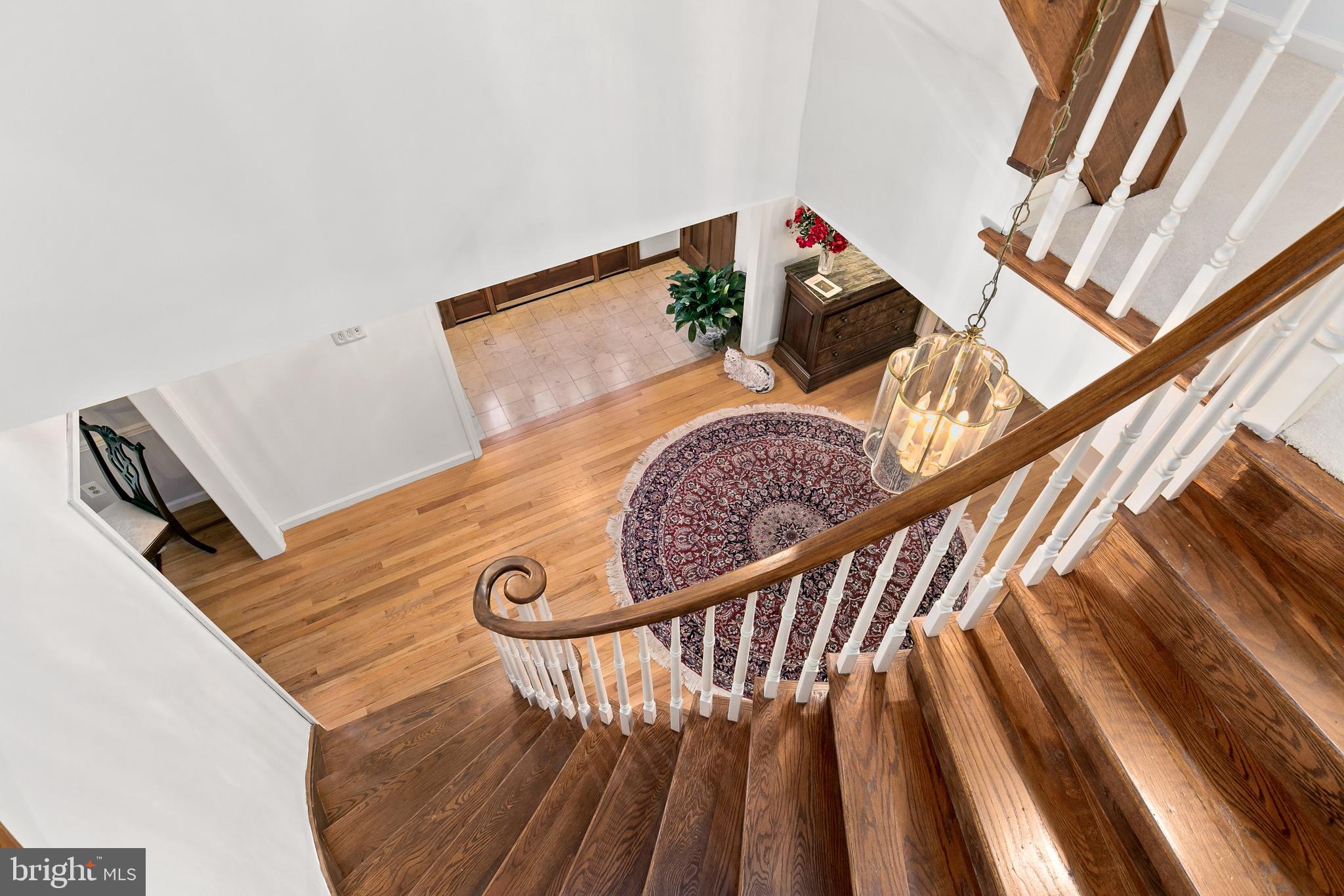 42 Bortons Road Medford, NJ 08055 - Photo 3 of 27 Curved Stairs
