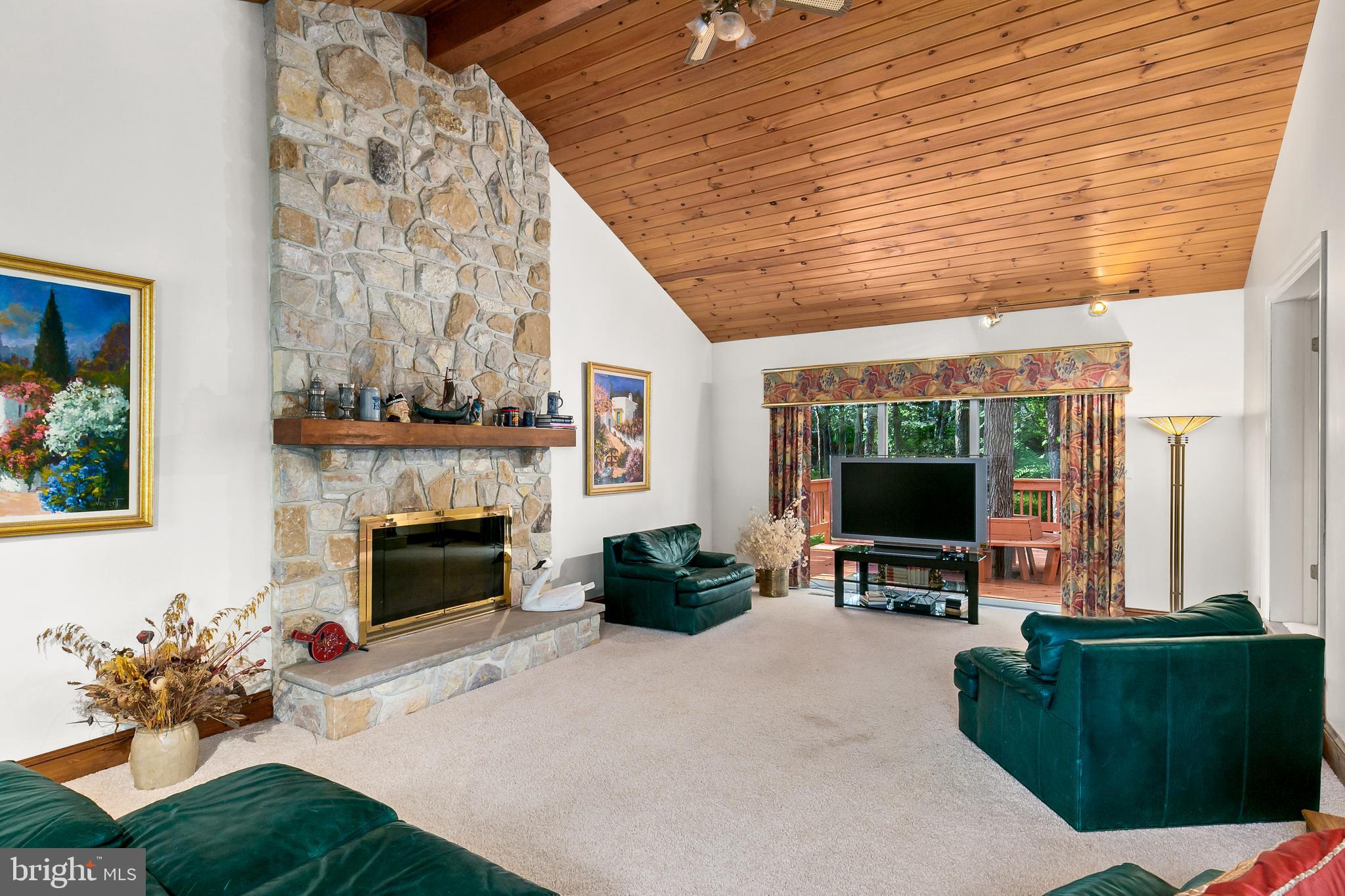 42 Bortons Road Medford, NJ 08055 - Photo 6 of 27 Family Room