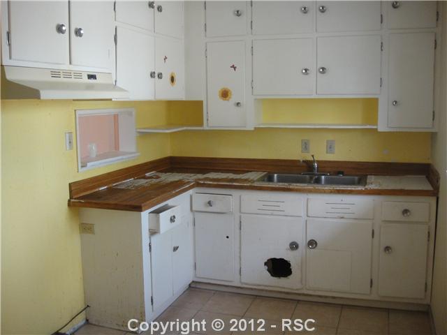 609 Huron Road Colorado Springs, CO 80910 - Photo 3 of 11 Gallery Image 3