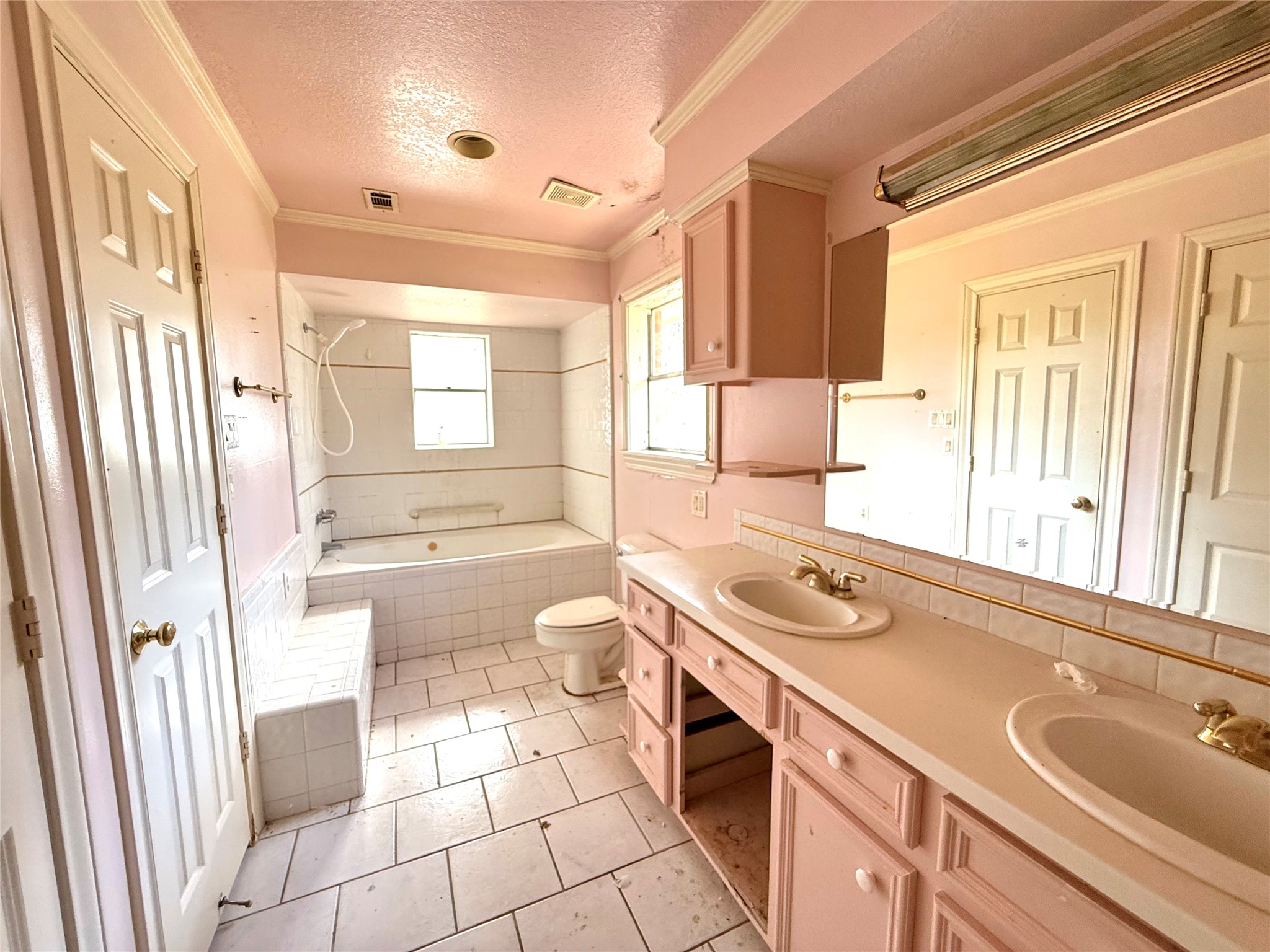 15696 Westgate Road Splendora, TX 77372 - Photo 11 of 17 Primary Bathroom