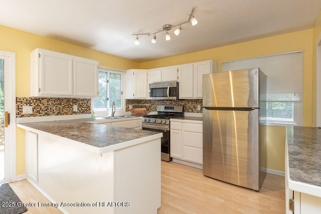 4964 Mohawk Road Okemos, MI 48864 - Photo 9 of 41 Final-20
