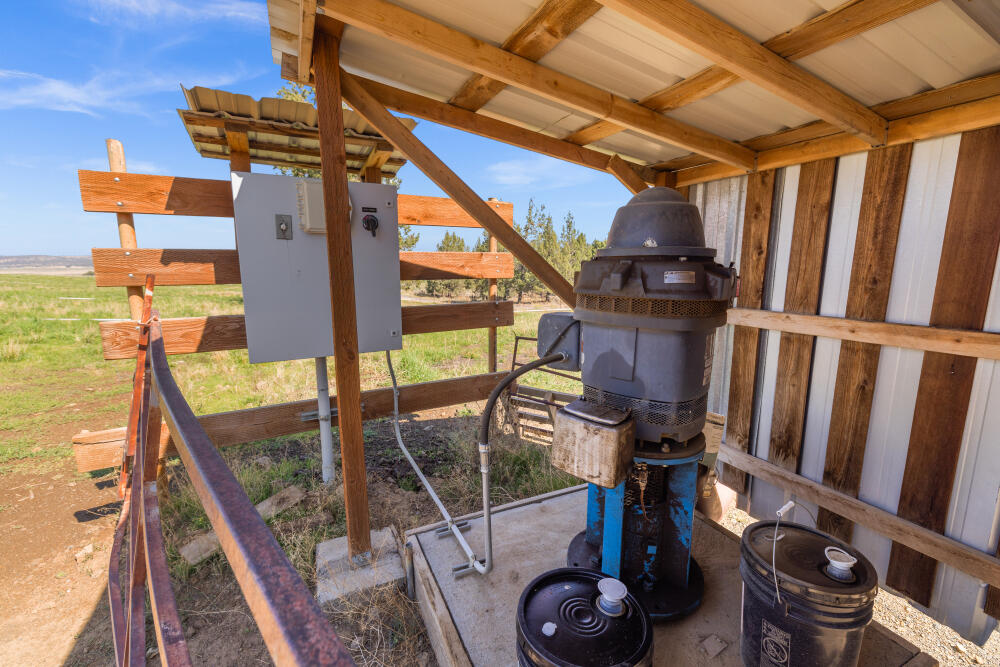 11409 Harpold Road Klamath Falls, OR 97603 - Photo 34 of 43 11409HarpoldRd.-152