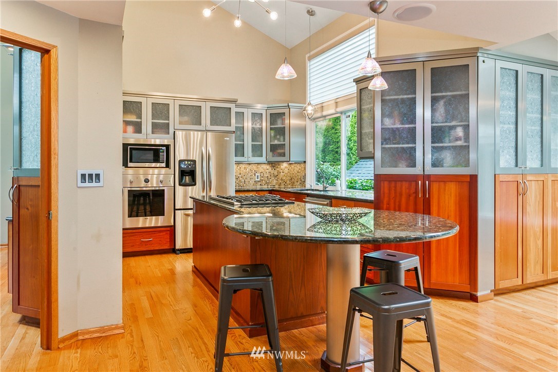 11706 Northeast 166th Court Bothell, WA 98011 - Photo 11 of 24 Gallery Image 11