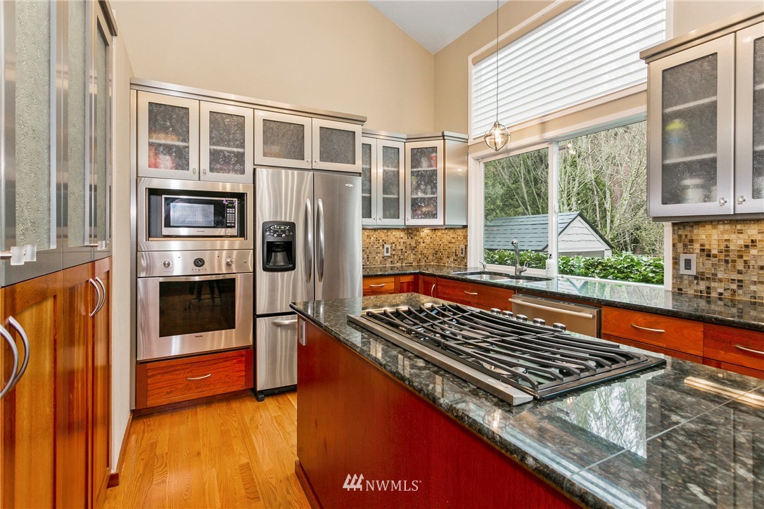 11706 Northeast 166th Court Bothell, WA 98011 - Photo 12 of 24 Gallery Image 12
