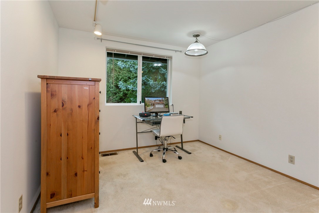 11706 Northeast 166th Court Bothell, WA 98011 - Photo 23 of 24 Gallery Image 23