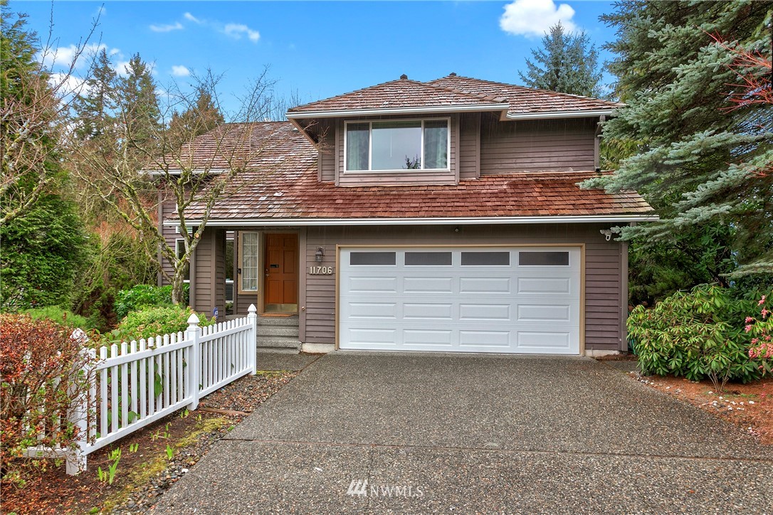 11706 Northeast 166th Court Bothell, WA 98011 - Photo 3 of 24 Gallery Image 3