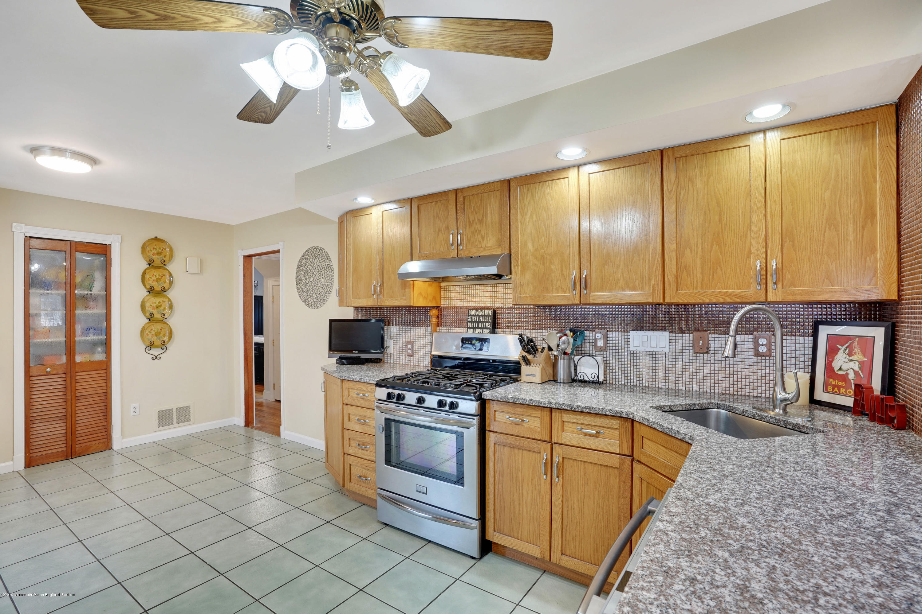 240 Woodcrest Road Oakhurst, NJ 07755 - Photo 26 of 30 mjb00081-mjb00085
