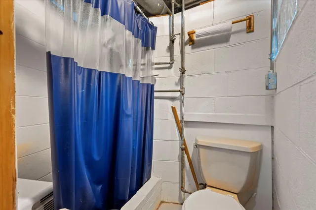 $279,000 | 5006 North Port Washington Road, Glendale, WI 53217