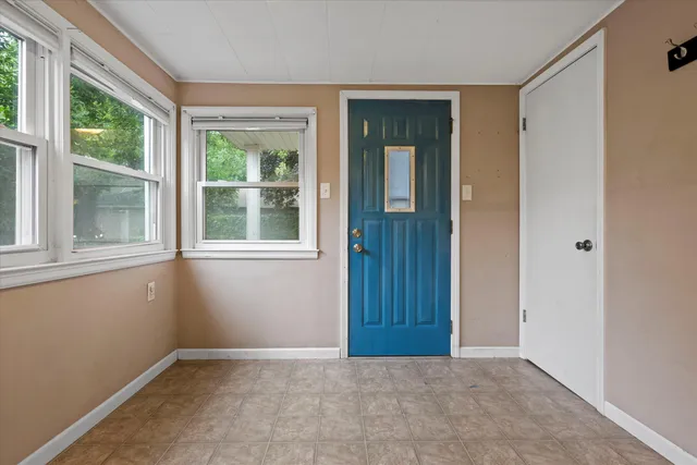 $279,000 | 5006 North Port Washington Road, Glendale, WI 53217