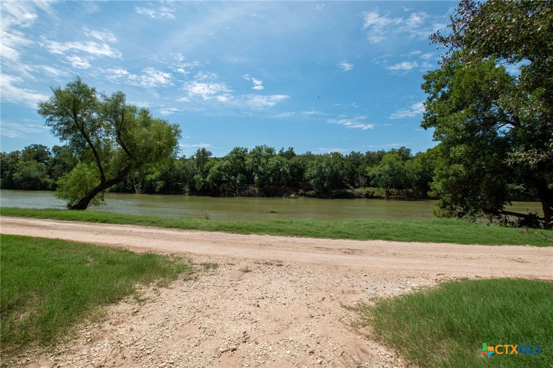 322 Cliff View Road Lampasas, TX 76550 - Photo 24 of 33 a view of a golf course