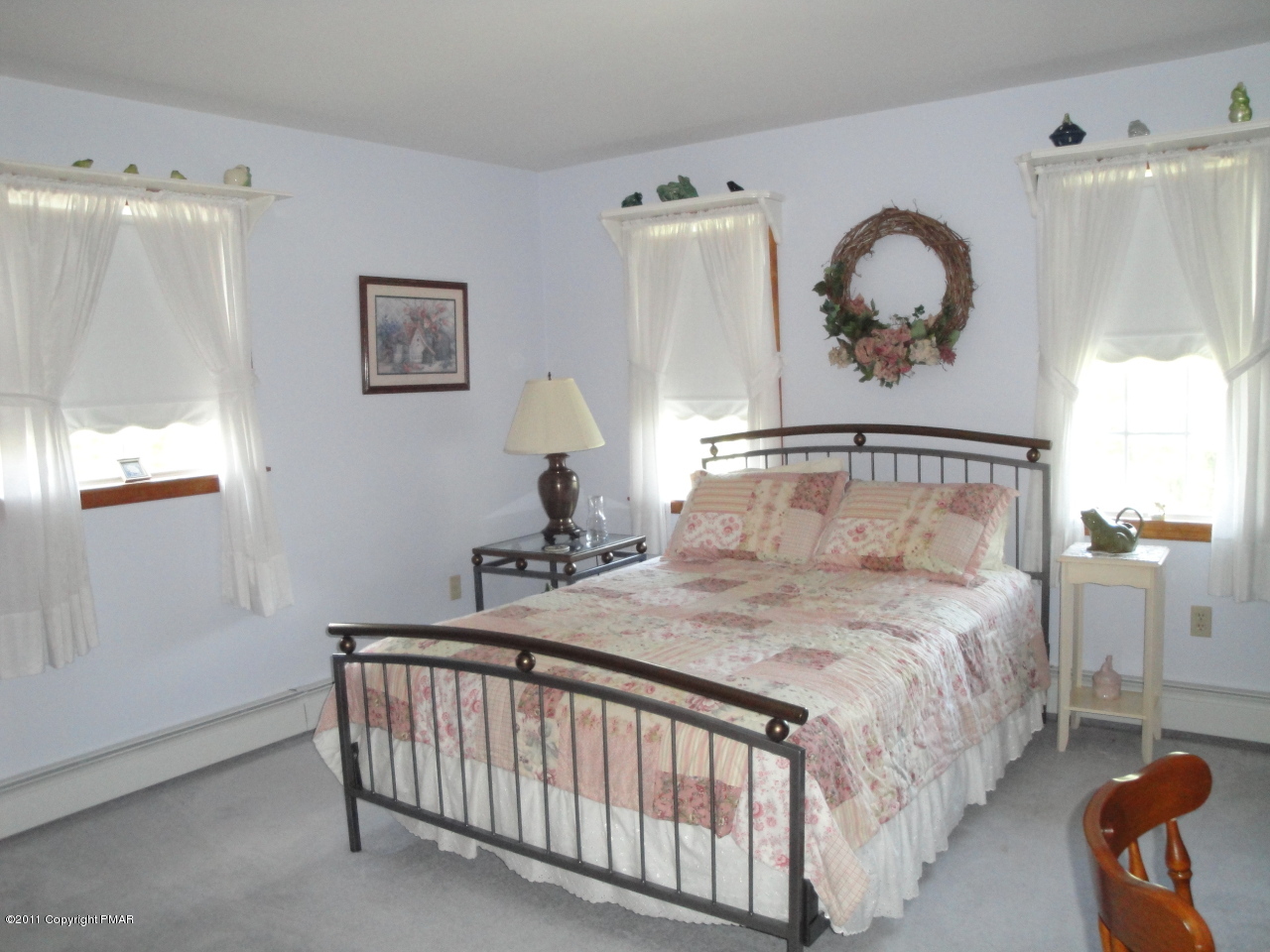 100 Blue Ridge Drive Effort, PA 18330 - Photo 10 of 18 guest room