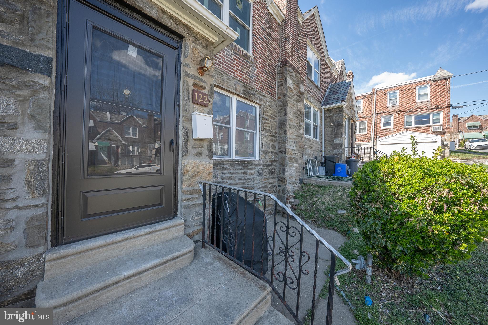 122 Ashton Road Upper Darby, PA 19082 - Photo 3 of 48
