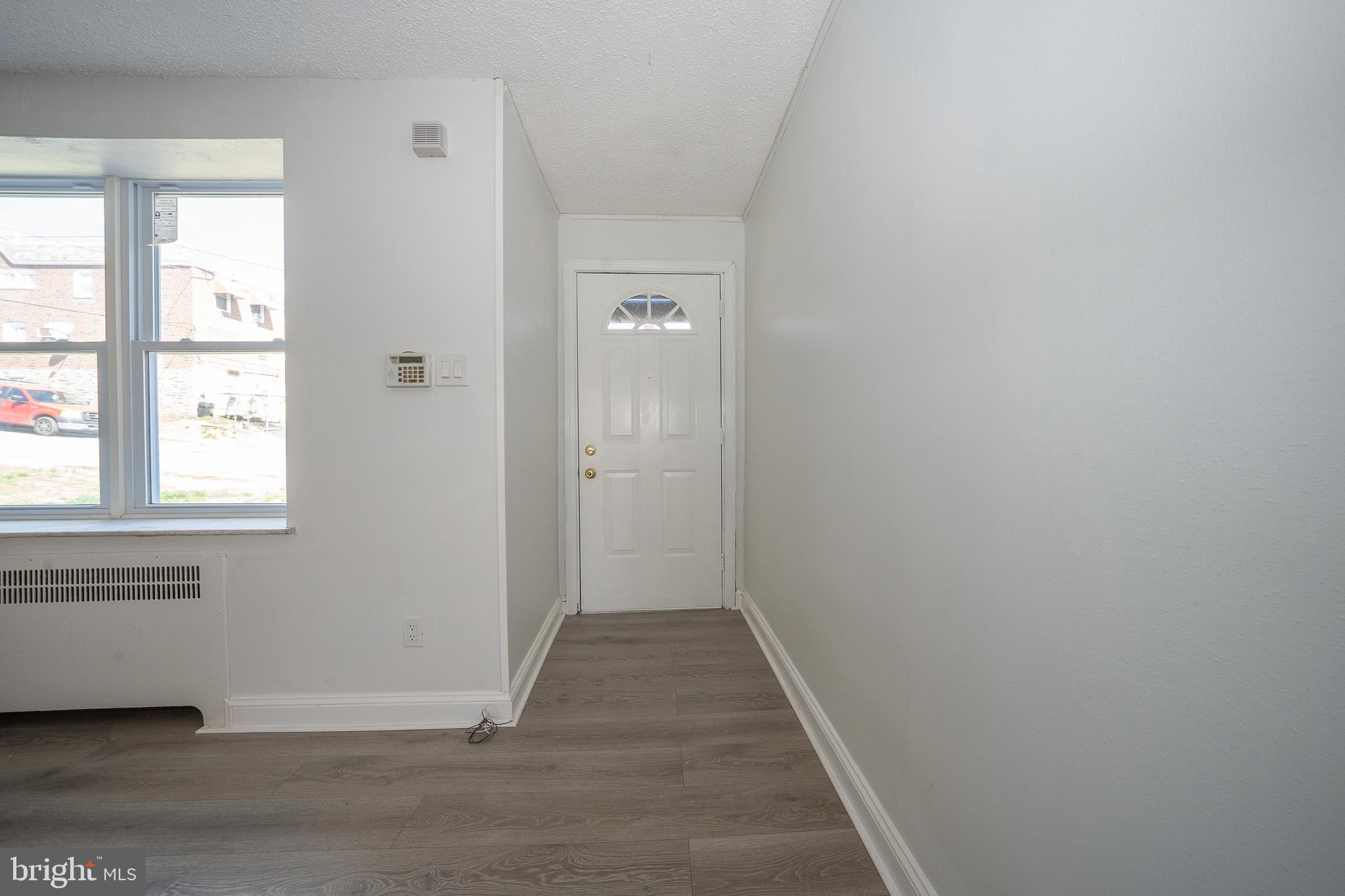 122 Ashton Road Upper Darby, PA 19082 - Photo 4 of 48
