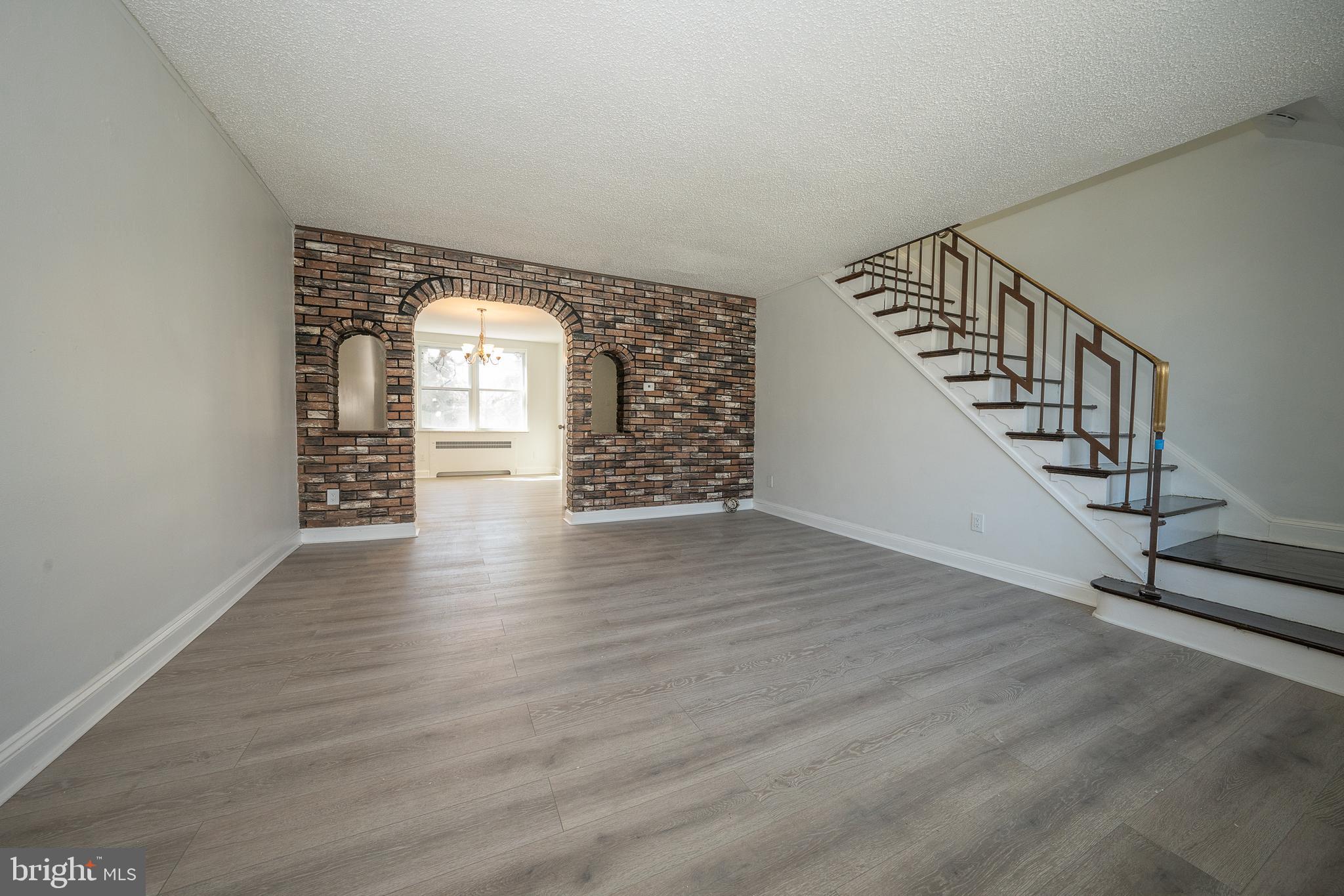 122 Ashton Road Upper Darby, PA 19082 - Photo 5 of 48