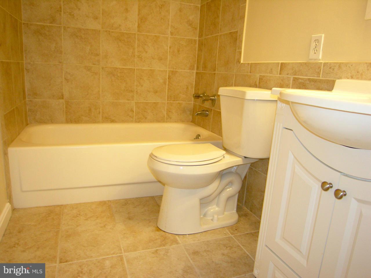 1250 4th Street Southwest, Unit W208 Washington, DC 20024 - Photo 7 of 22 Bath