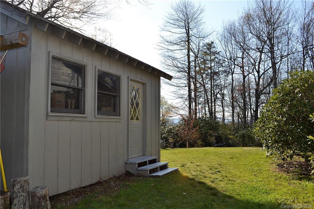 1797 Old Jonas Ridge Road Newland, NC 28657 - Photo 11 of 35 Gallery Image 11
