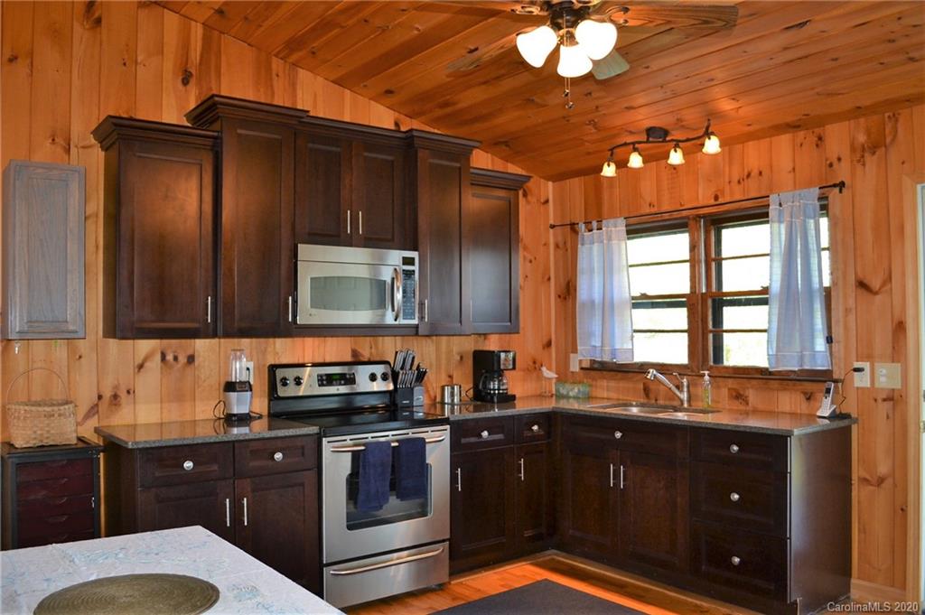 1797 Old Jonas Ridge Road Newland, NC 28657 - Photo 15 of 35 Gallery Image 15